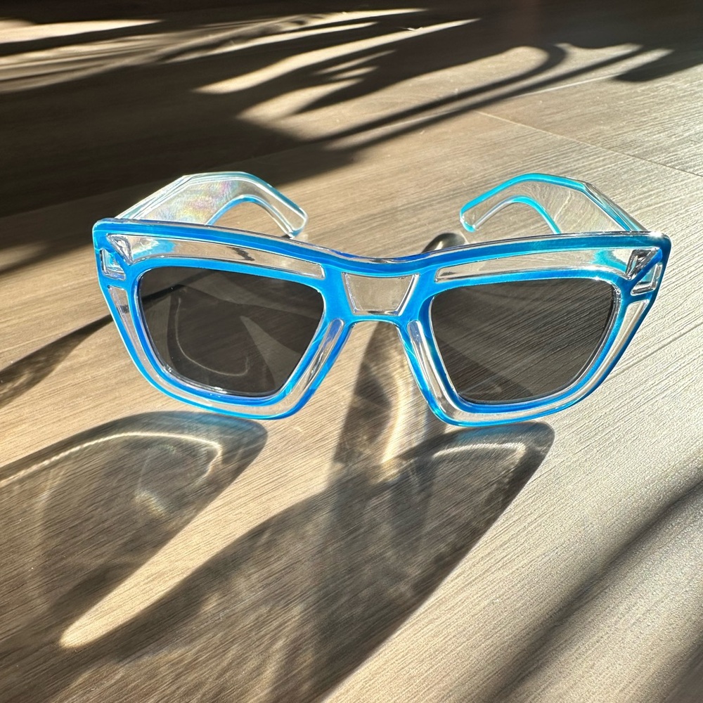 Fun Blue Transparent Wayrad Sunglasses